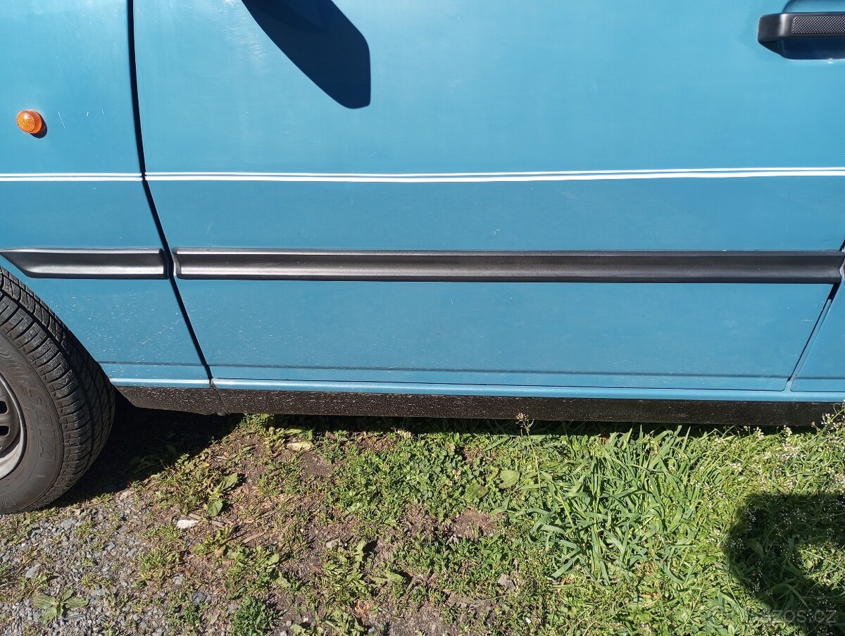 Fiat uno 1,0 logo - 7