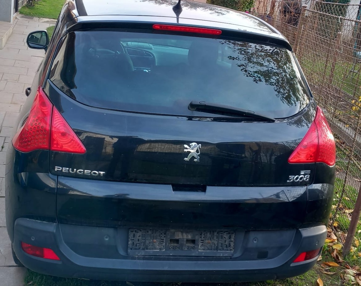 Peugeot 3008, r.v.: 2013, automat, platná STK - 7
