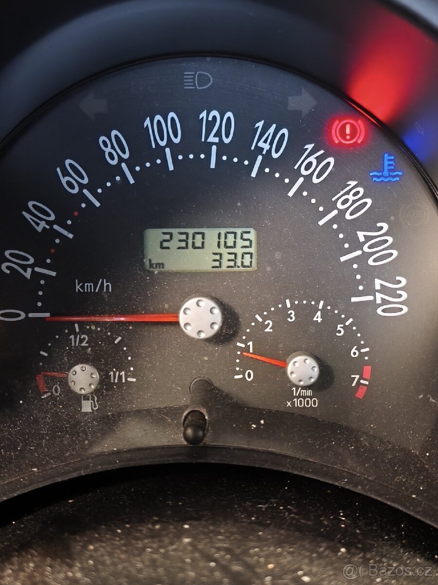 Volkswagen New Beetle - 7