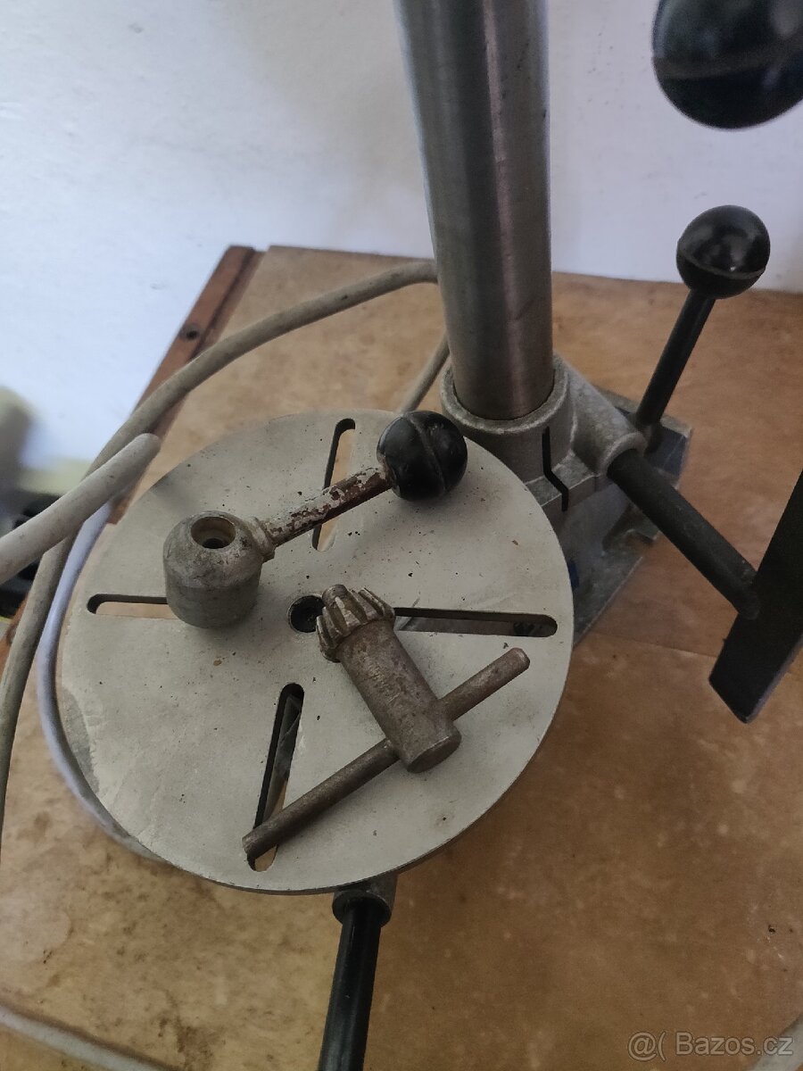 Narex vrtačka se stojanem - 7