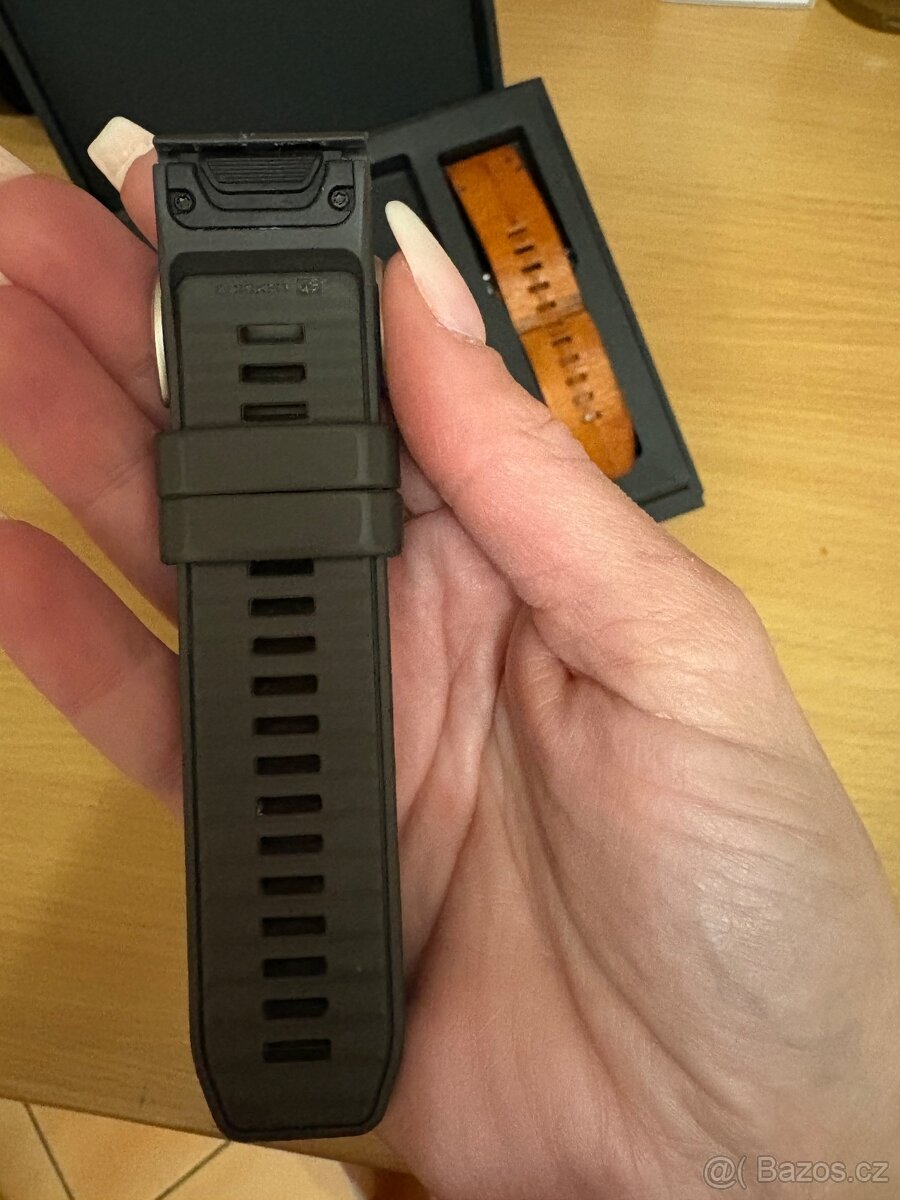 Hodinky Garmin 8 - 7