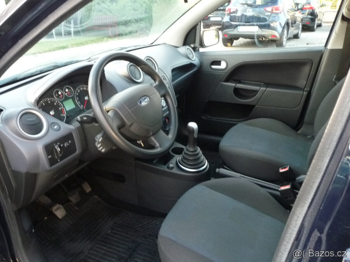 Ford Fiesta 1.3i najeto 28 000km 1.majitel koupeno v čr - 7