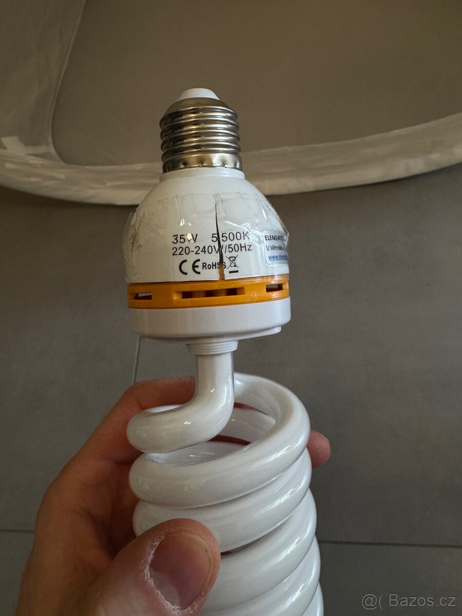 Fotostan se světly na stativech - 7