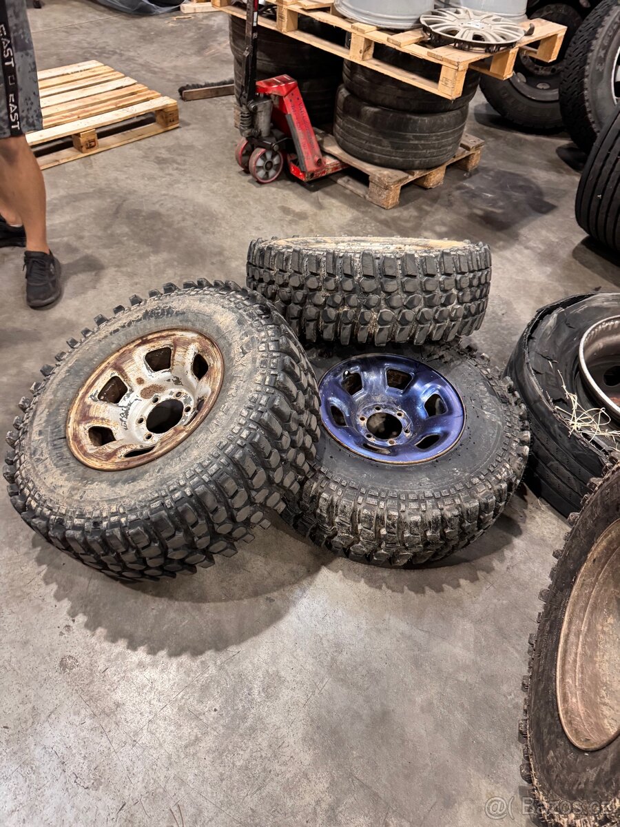 5x offroad pneu na disku Nissan 6x 139,7 285/76/16 - 7