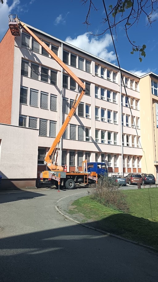 Pronájem montážní plošiny - 7