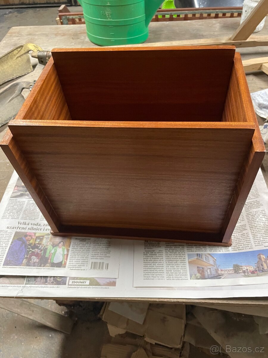 Dřevěná polička - 7