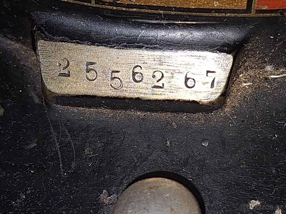 Historický šicí stroj Naumann – cca 1910–1930 - 7