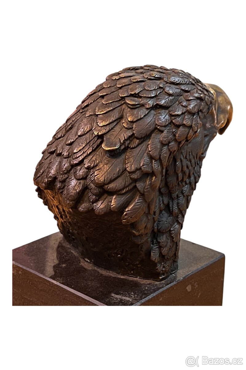 Bronzová soška, hlava Orla - 7