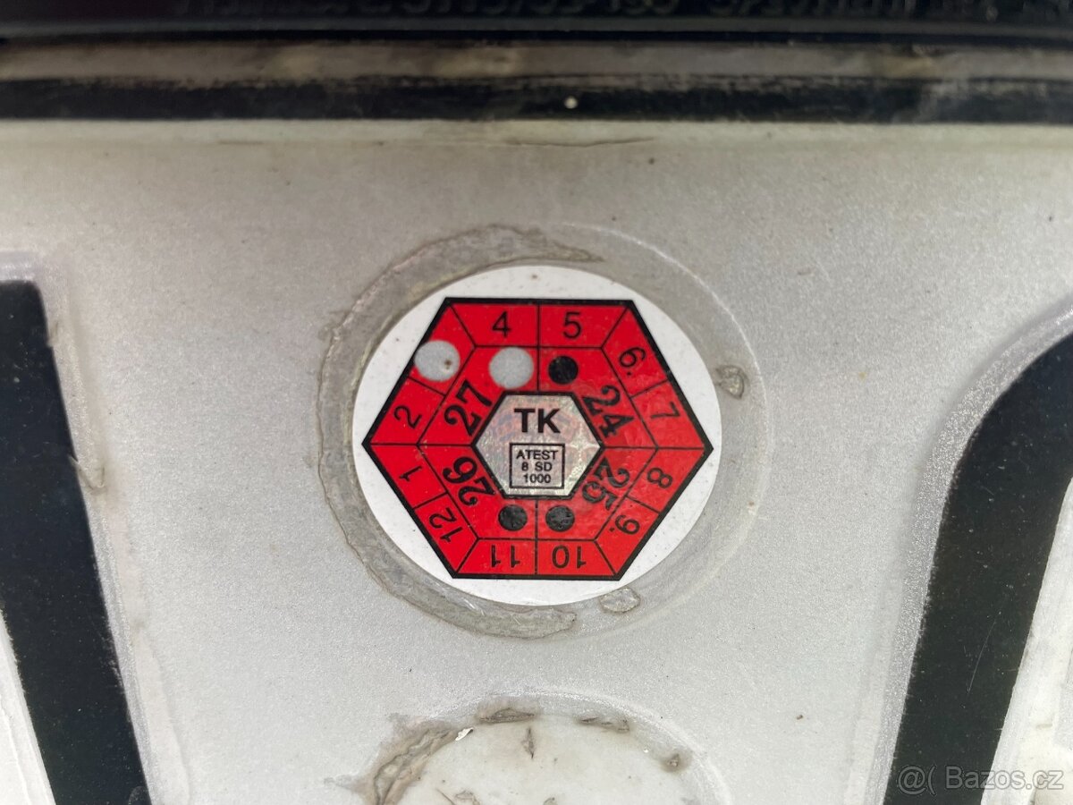 Prodám ŠKODA Octavie 1.6 75 kw rok 2003 - 7