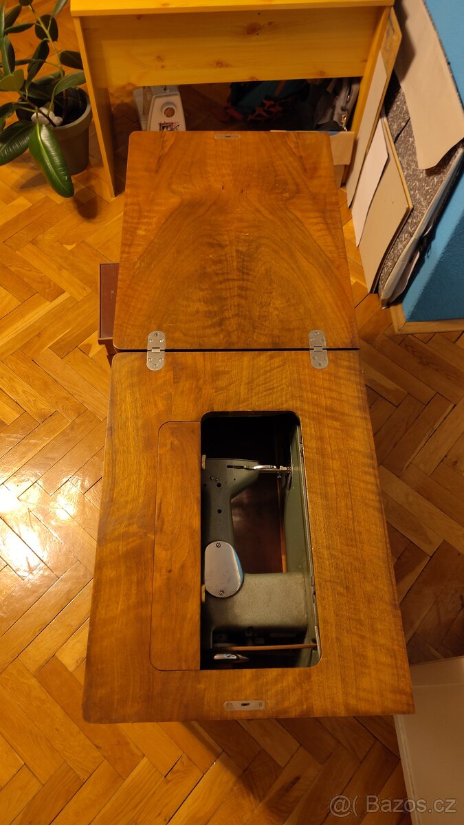 Šicí stroj Lada 233 - 7