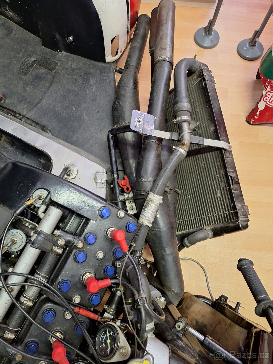 Silniční závodní sidecar - 7