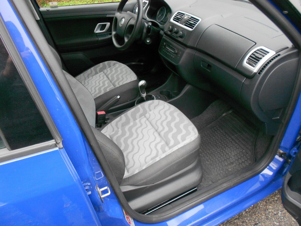 Škoda Fabiai 1.4 16V 63 kw moc hezká garážovaná. - 7