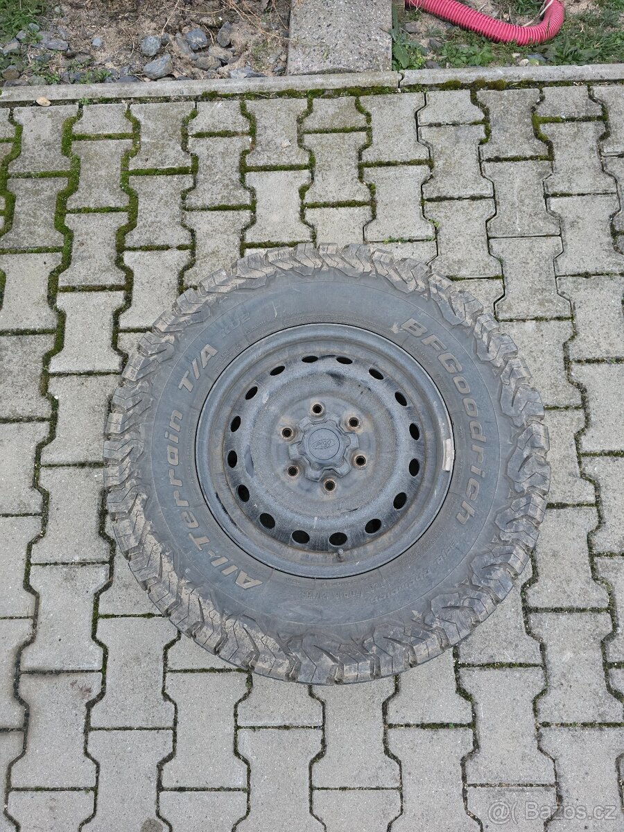 BF Goodrich 265/70 R16 - 7