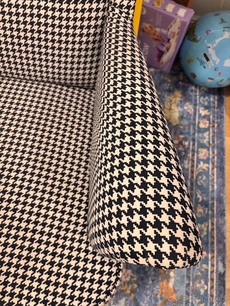 Křeslo IKEA STRANDMON – kohoutí stopa - 7