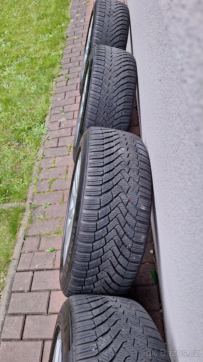 Audi A4 B9 original - typ V spoke 225/50 R17 zimní sada - 7