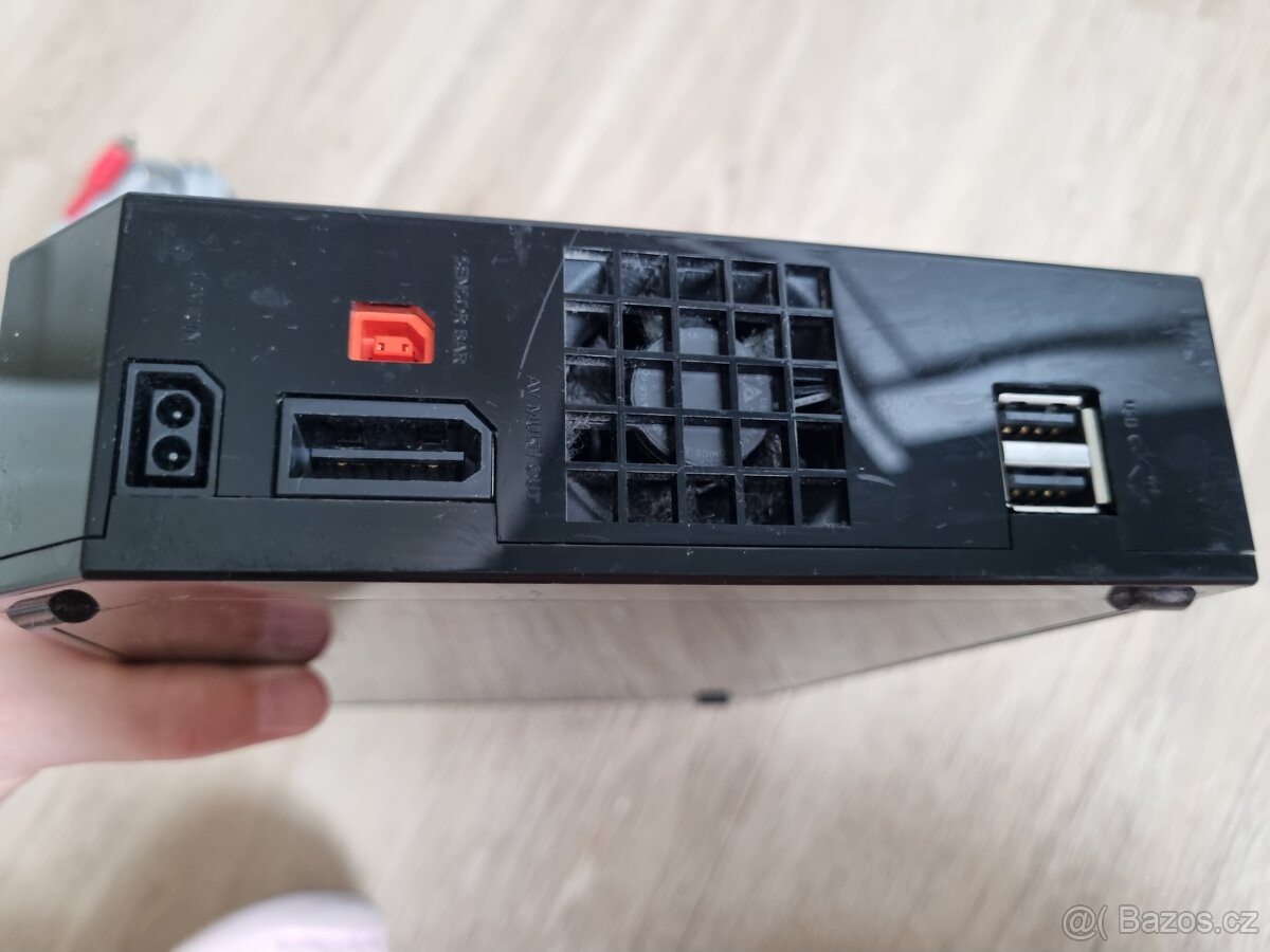 Konzole Nintendo Wii s kabely - 7