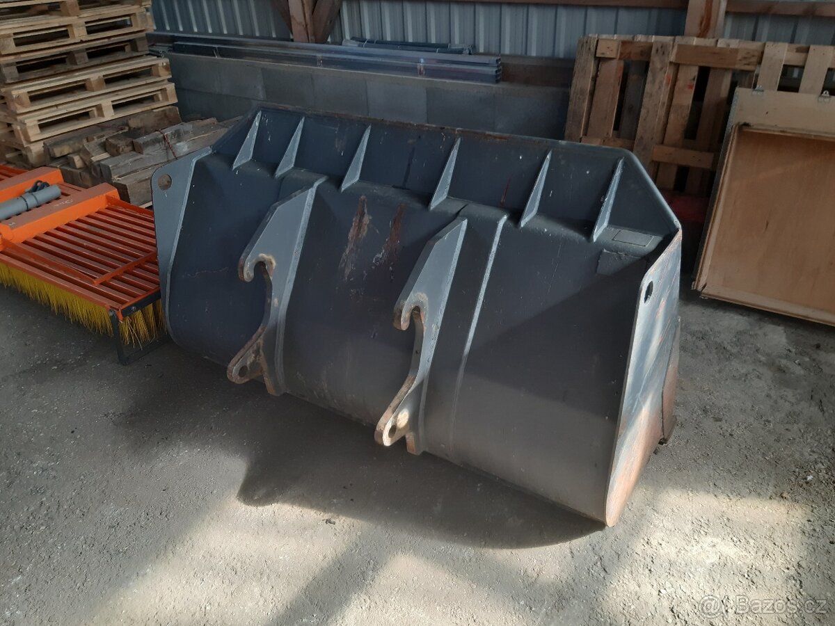 Kloubový teleskopický nakladač TL 855 - 7