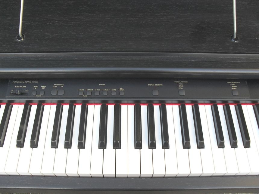 Digitální piano Technics PX201 - 7