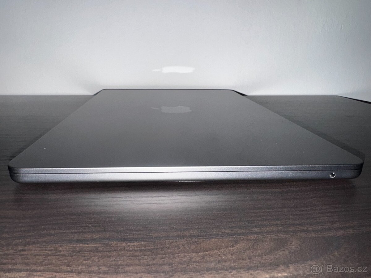 MacBook Air 13" M2 (2022) – Space Gray - 7