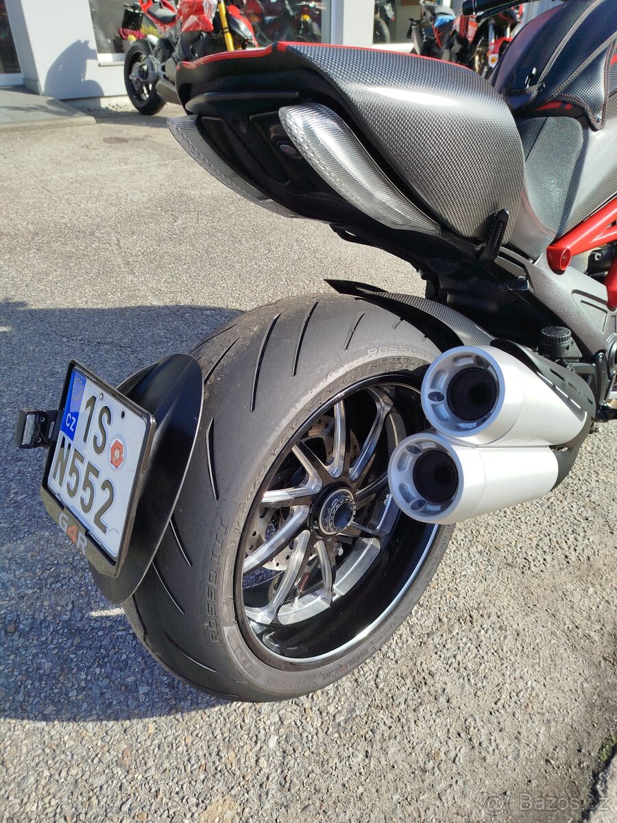 Ducati Diavel Carbon Red, ČR, DESMO, NAVIGACE, LADĚNÝ VÝFUK - 7