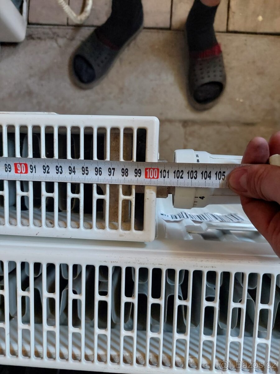 4x deskovy radiator + drzaky + termoventily - 7
