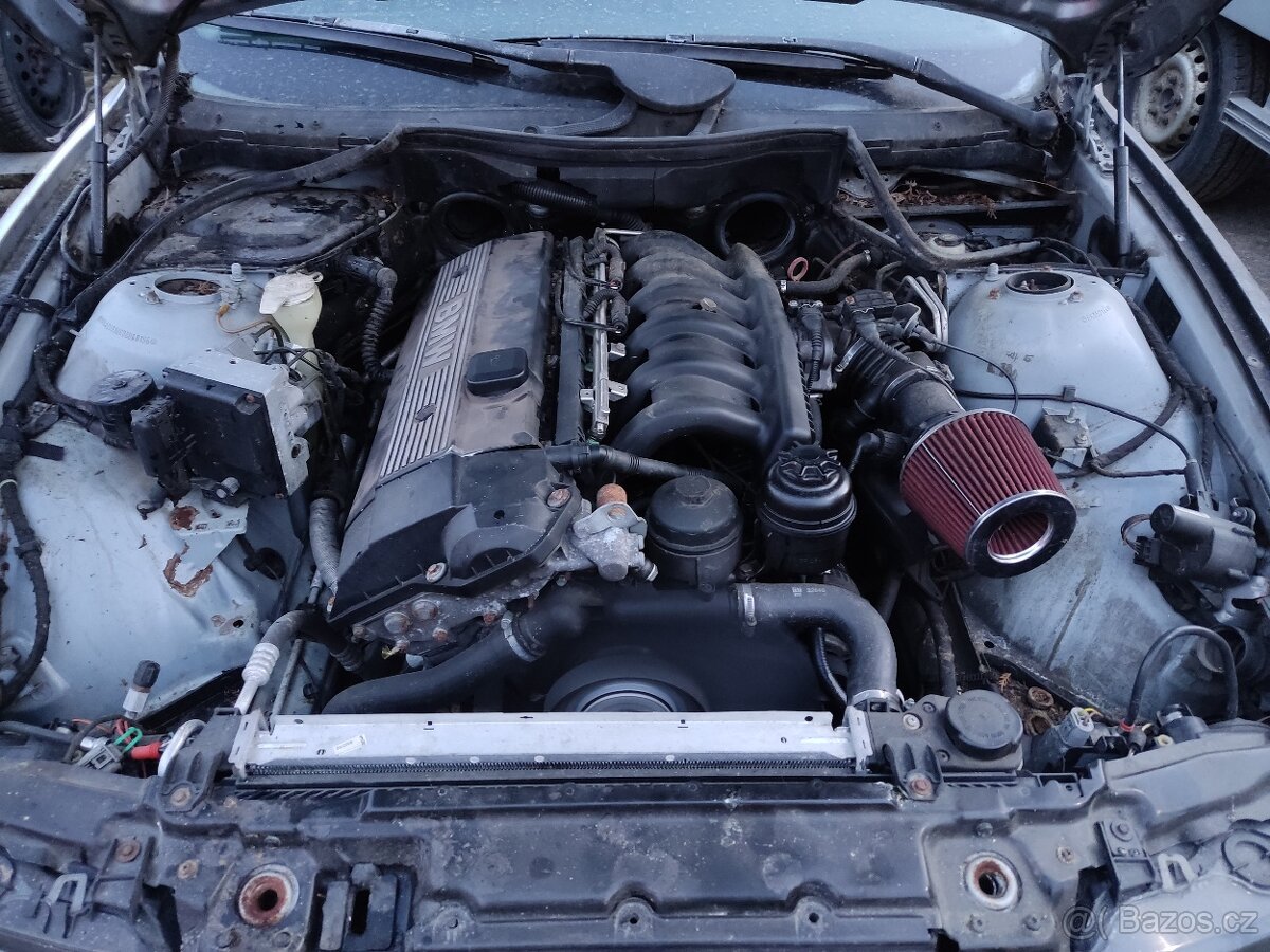 BMW E39 523i veškeré díly - 7