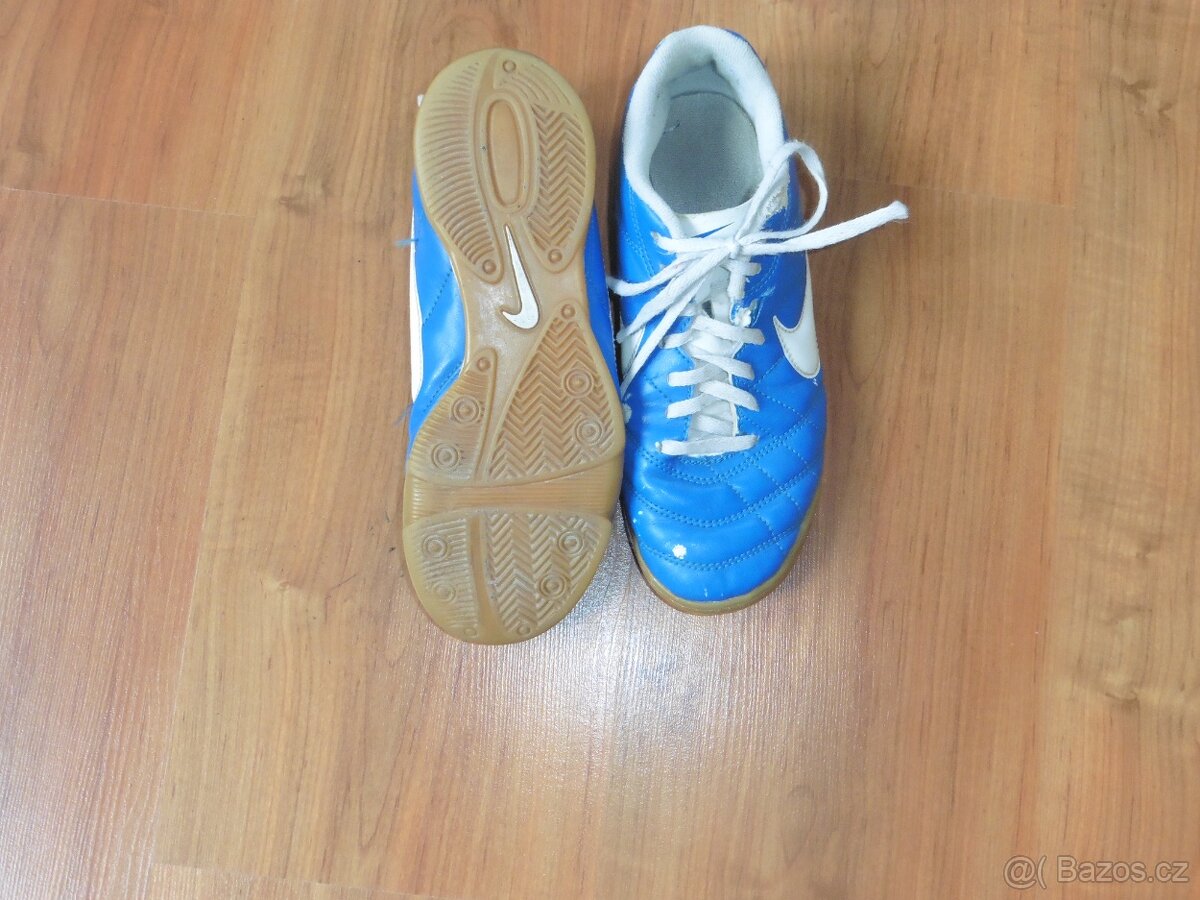 Modré sálové boty NIKE, boty do tělocvičny vel. 36,5 - 7