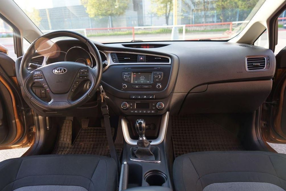 KIA Cee’d Sporty Wagon Combi 100kw Manuál - 7