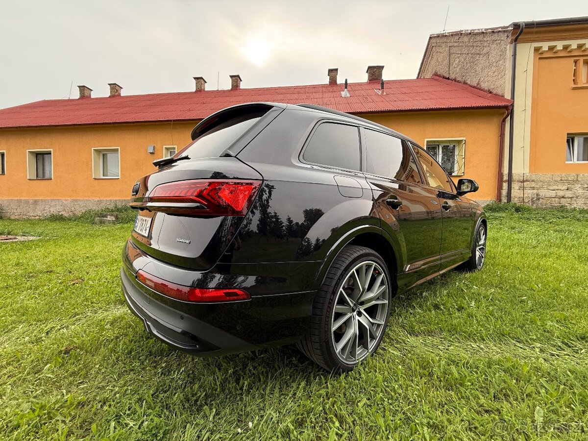 đ¤ Audi Q7 50 TDI quattro S line â 7 mĂst - 7
