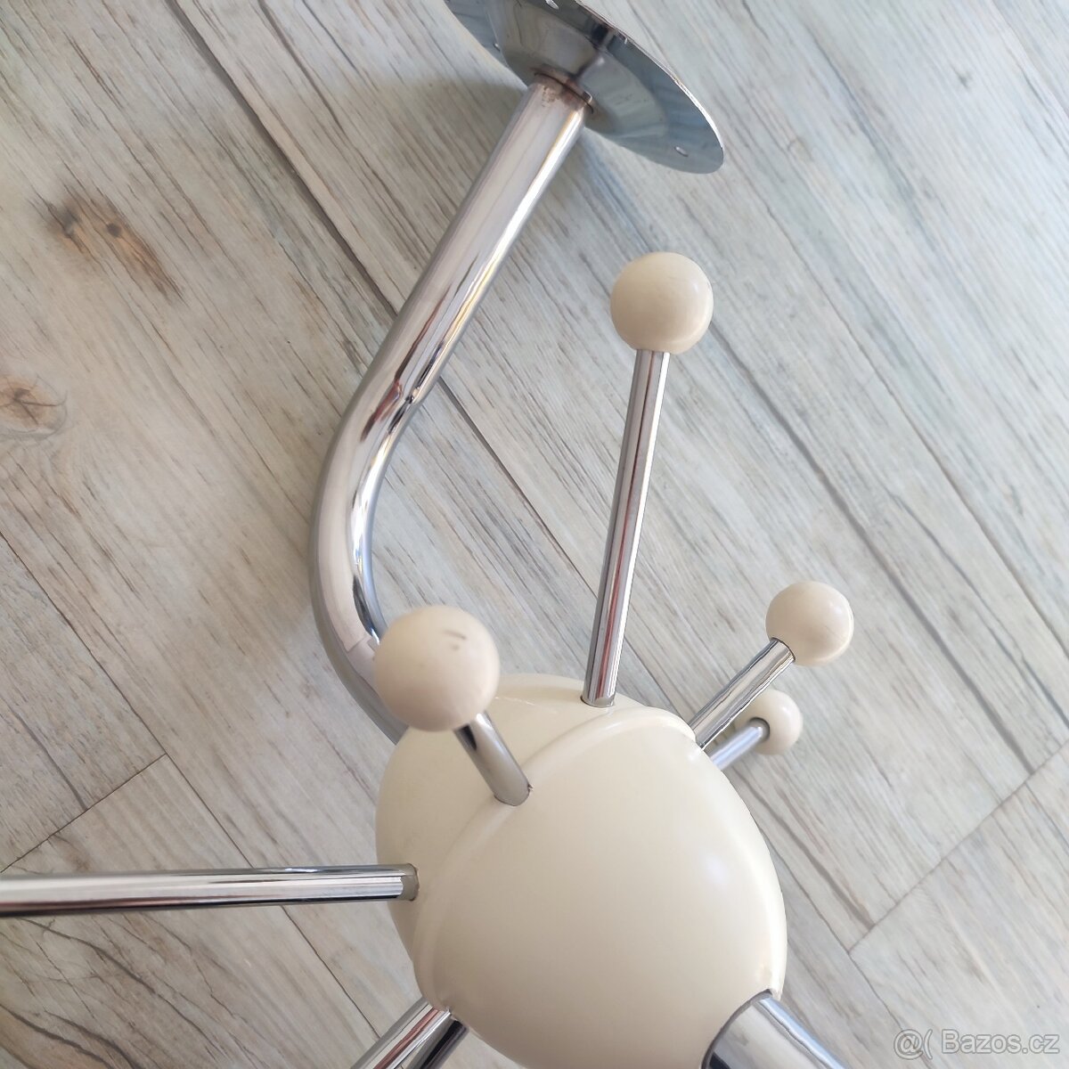 Designový věšák retro - 7