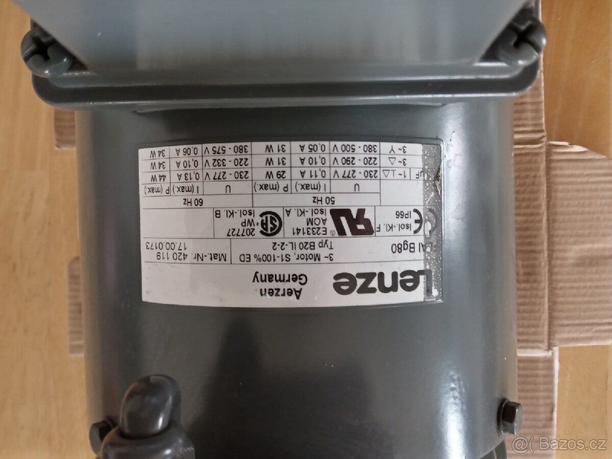 Elektromotor s převodovkou Lenze, 0,75kW , 403 ot/min, brzda - 7