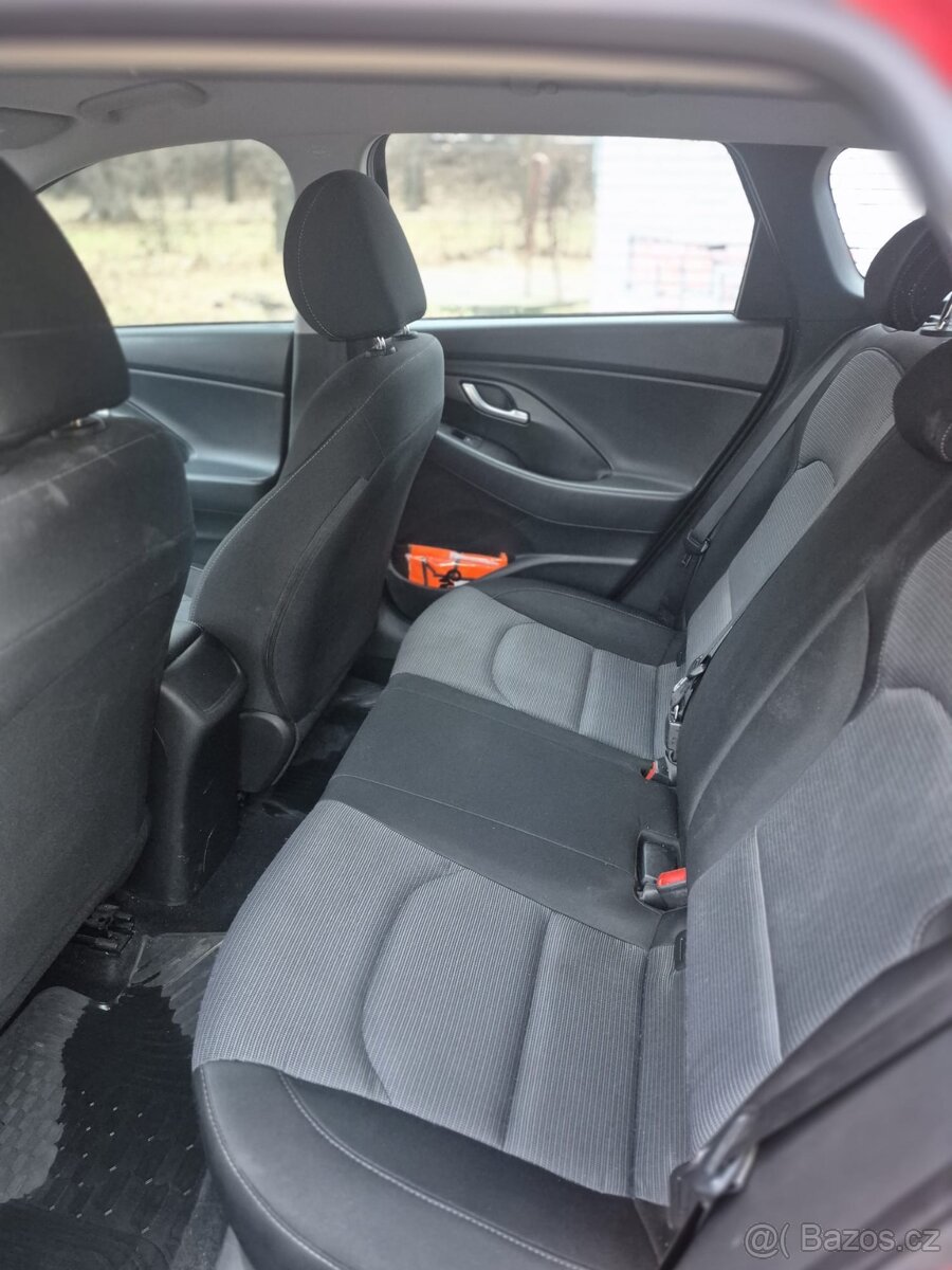 Hyundai i30 1.6 CRDi 81 kW - 7