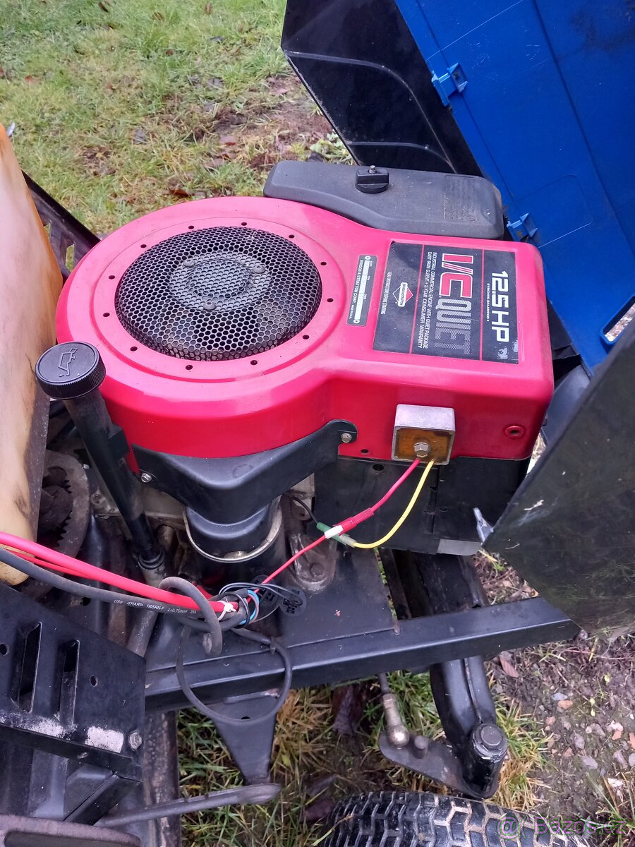 Zahradni traktor Iseki cm125 HY - 7