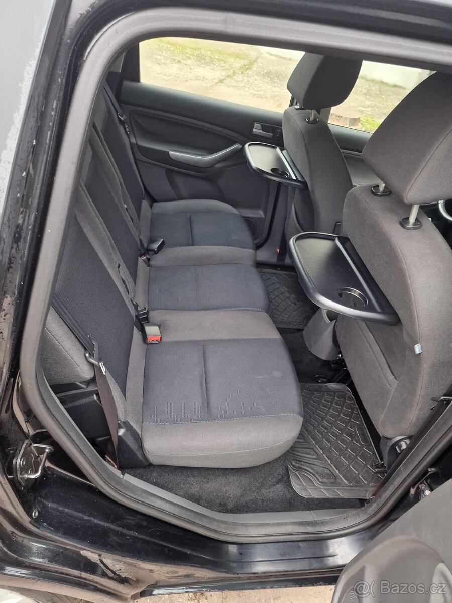 Ford Focus C-max facelift 1,6nafta rok 2009 - 7