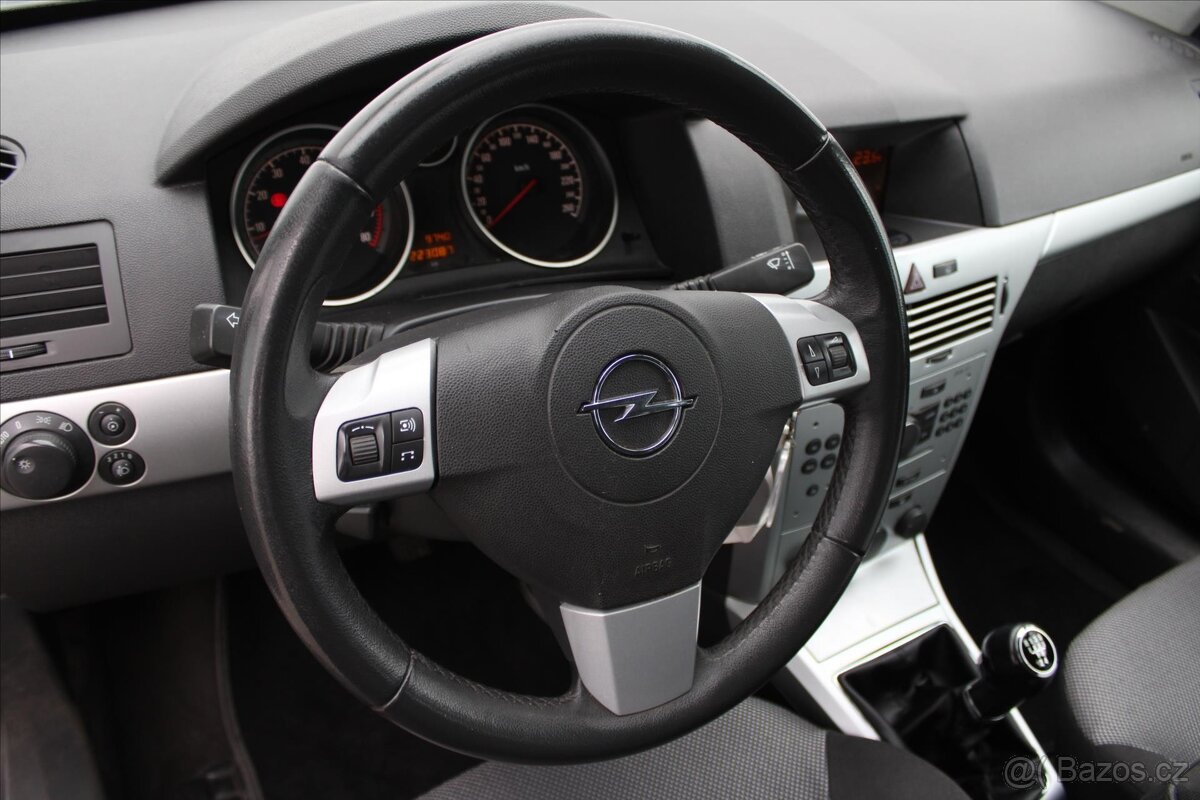 Opel Astra 1.6i 85kW ENJOY KLIMATIZACE (2010) - 7