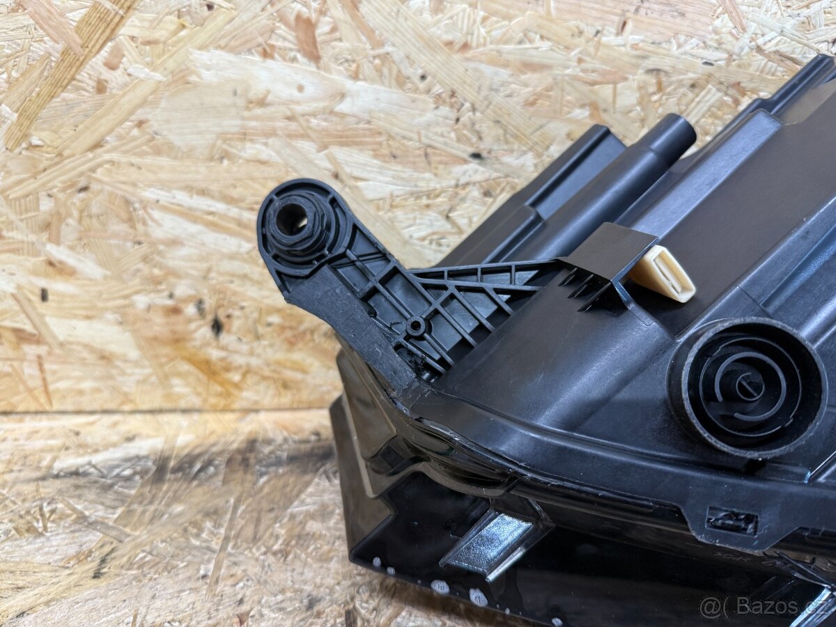 PRAVÝ PŘEDNÍ FULL LED SVĚTLOMET ŠKODA FABIA 4 - 7