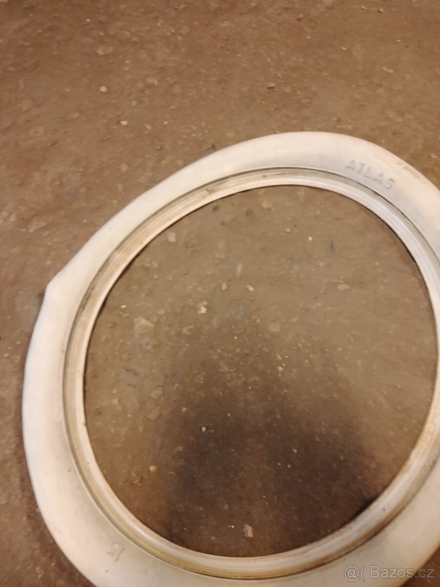 Prodám pneu 225/70r15 - 7