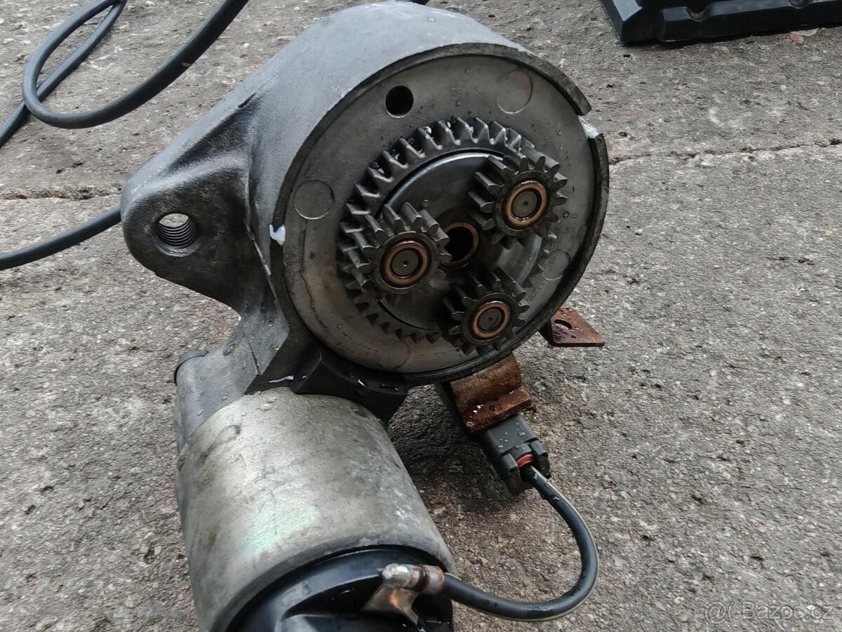 Startér NISSAN ALMERA I II TINO 1.5 1.6 1.8 - 7