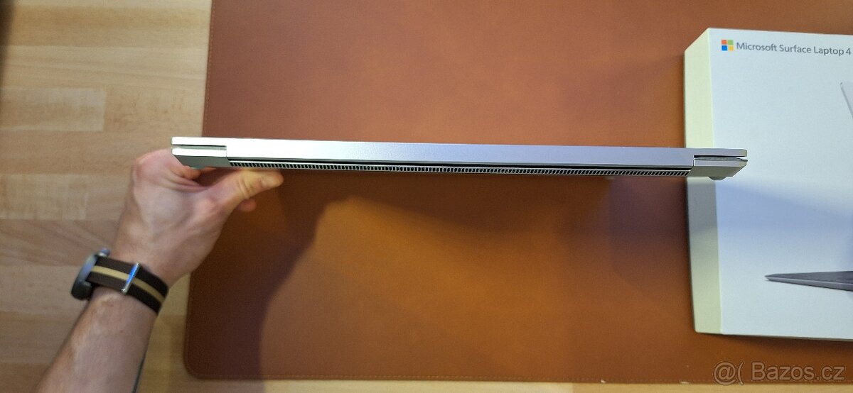 Microsoft Surface Laptop 4 AMD Ryzen 5, 256GB, 8GB Go RAM - 7