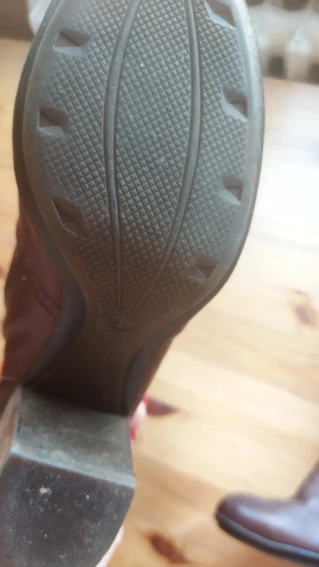 Prodám moc hezké hnědé kozačky nahoře s náplety - 7