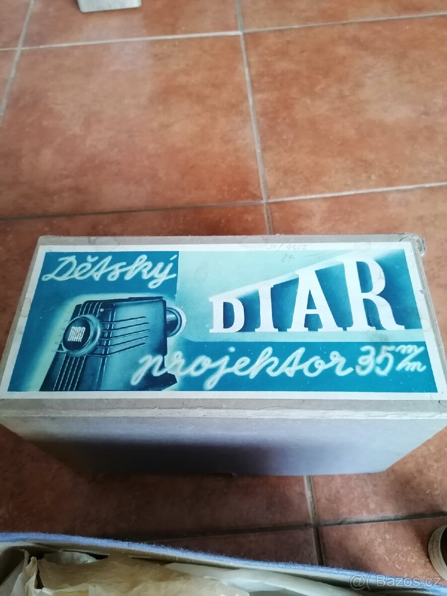 Dětská promítačka, diaprojektor . - 7