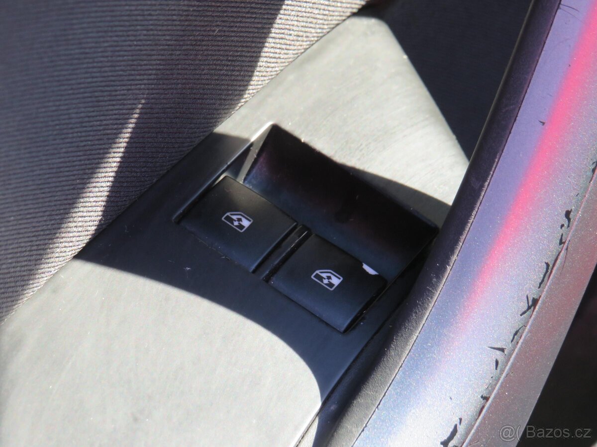 Opel Astra 1.4i , 74 kW benzín, 2013 - 7