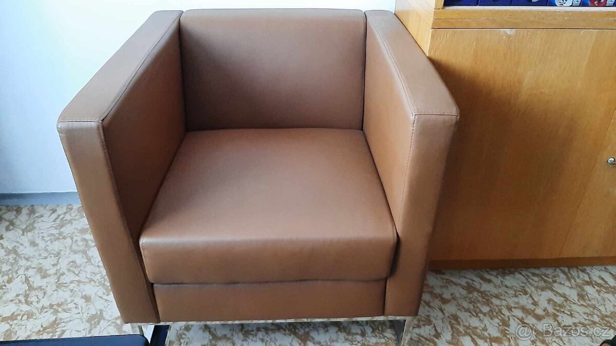 2x Krásná křesla na kovové platformě - 7