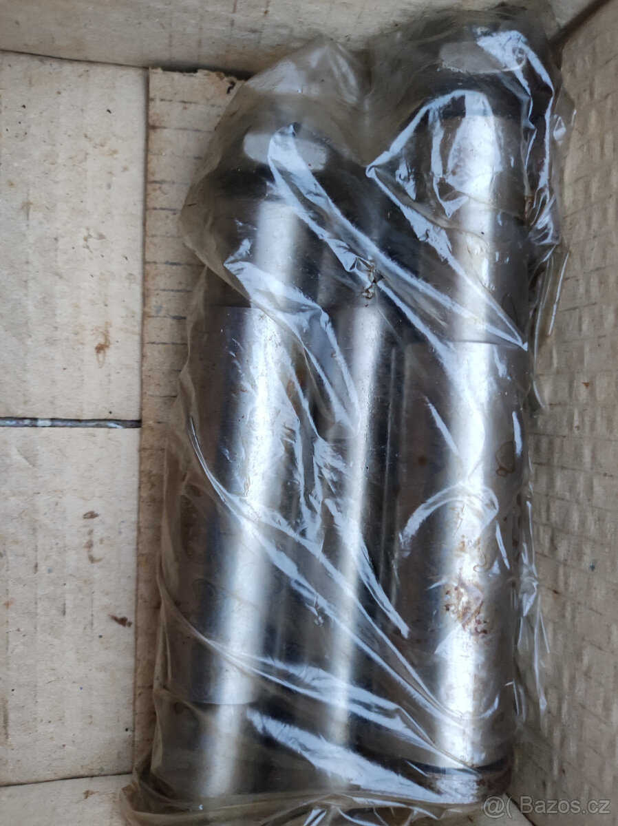 prodám náhradní díly na vlek 7t - 7