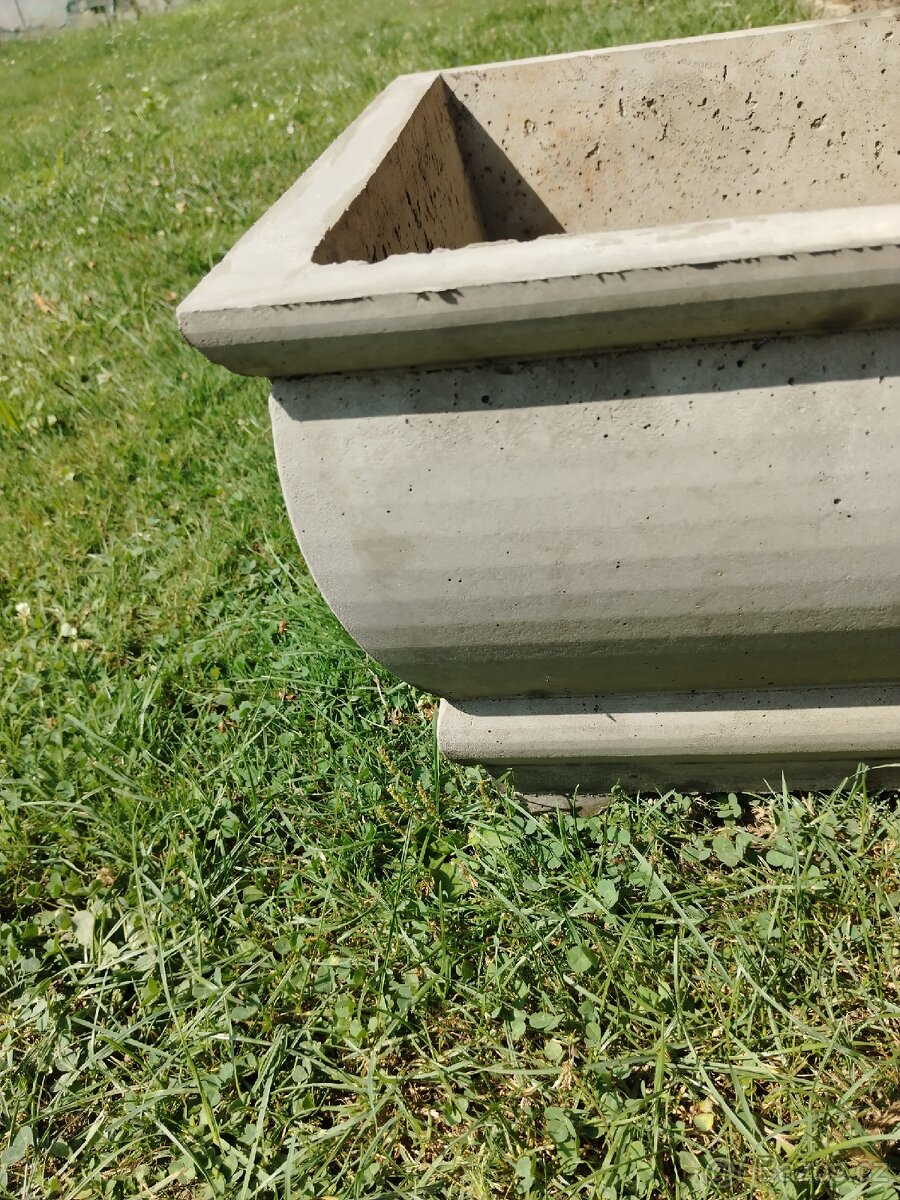 Antický betonový květináč - 7