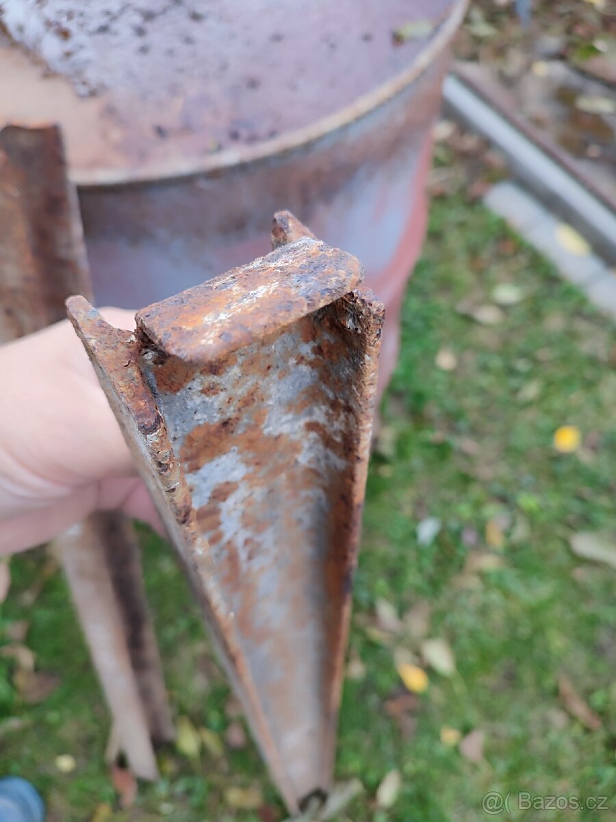 Traverza I a U po 50,- - 7