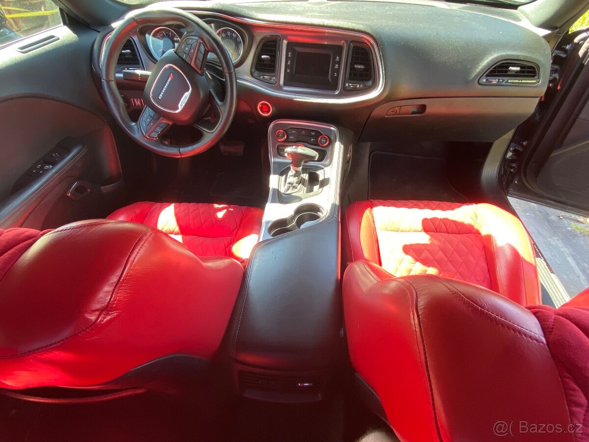 Dodge Challenger 3.6 V6 černé - 7