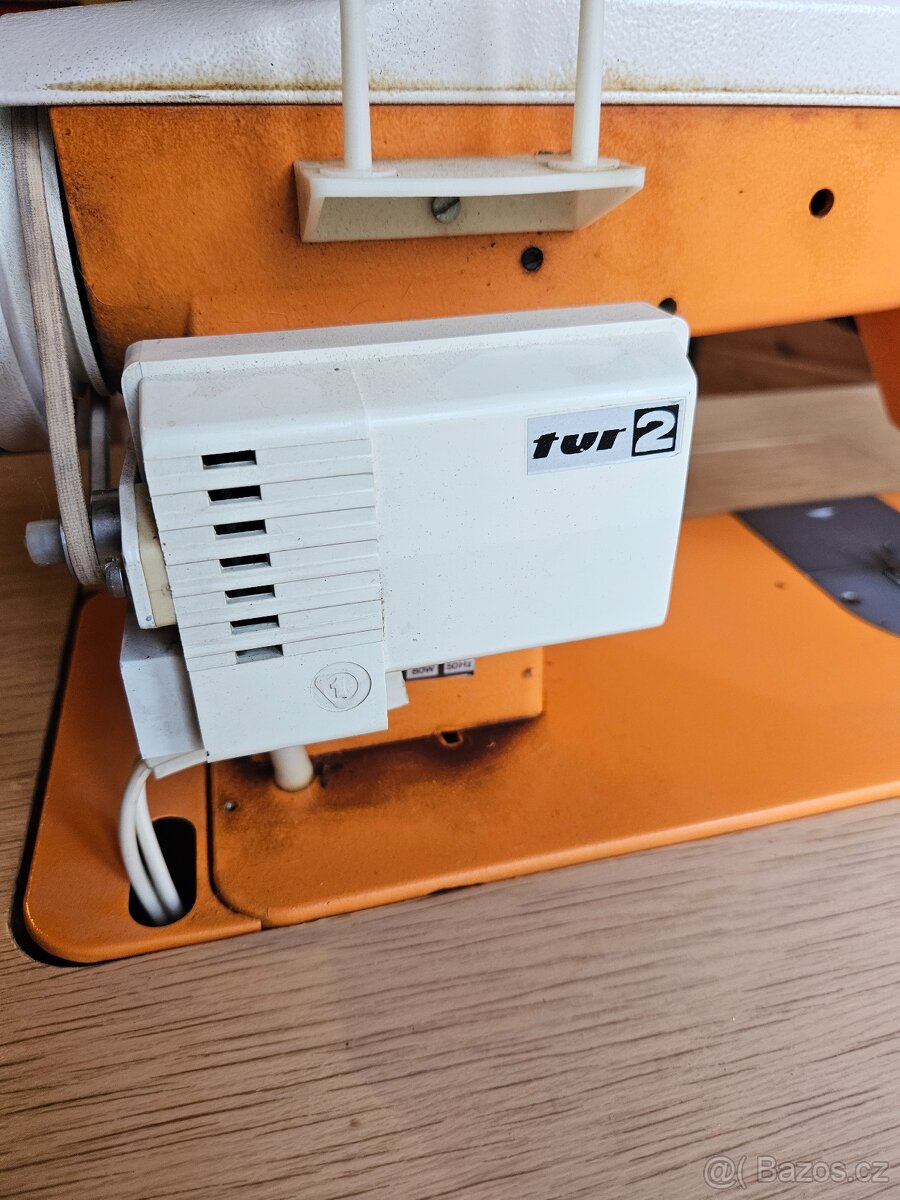 Šicí stroj Lucznik 438 - 7