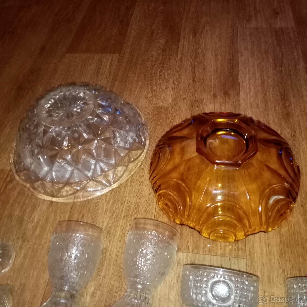 Prodám staré české sklo mísy - medové sklo a poháry Matura - 7