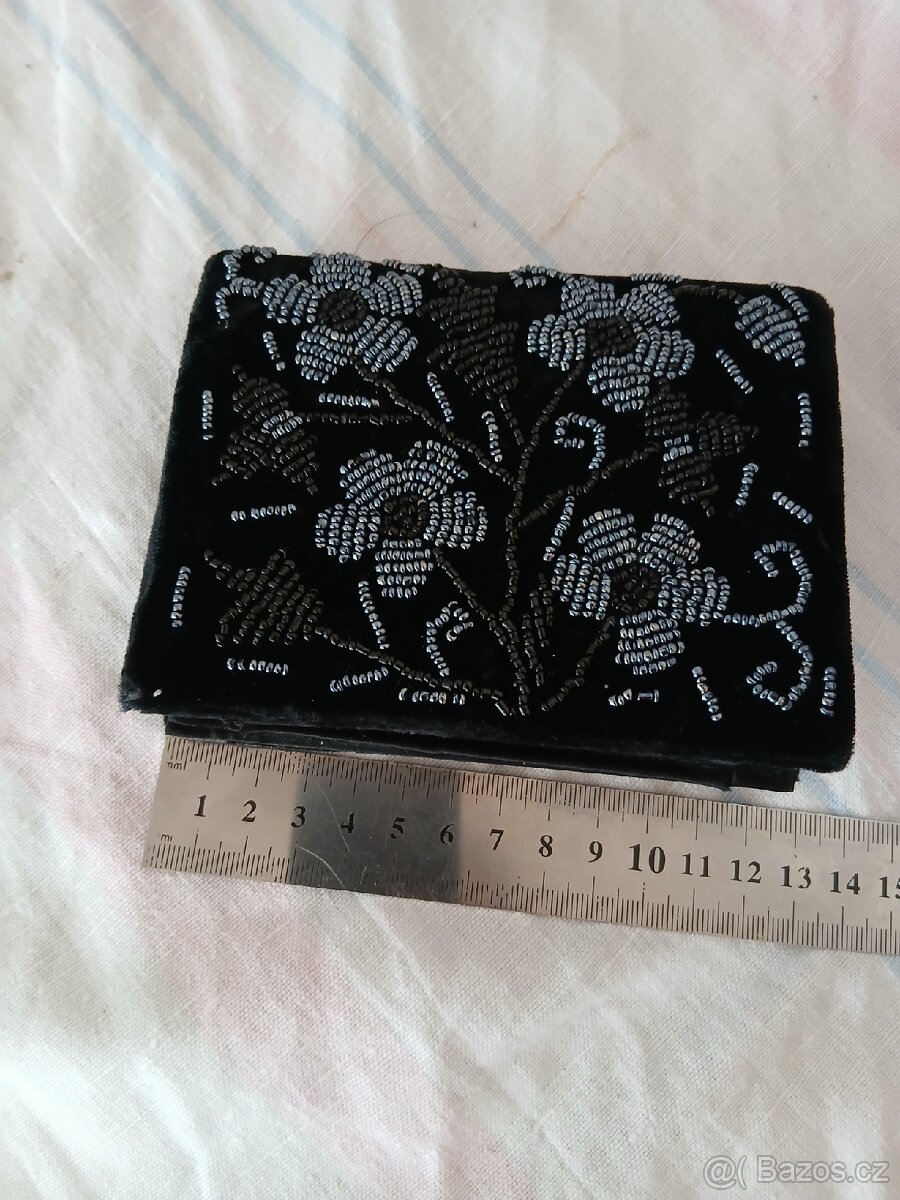 Korálková společenská peněženka - 7